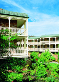 Medina Serviced Apartments Canberra - Carnarvon Accommodation